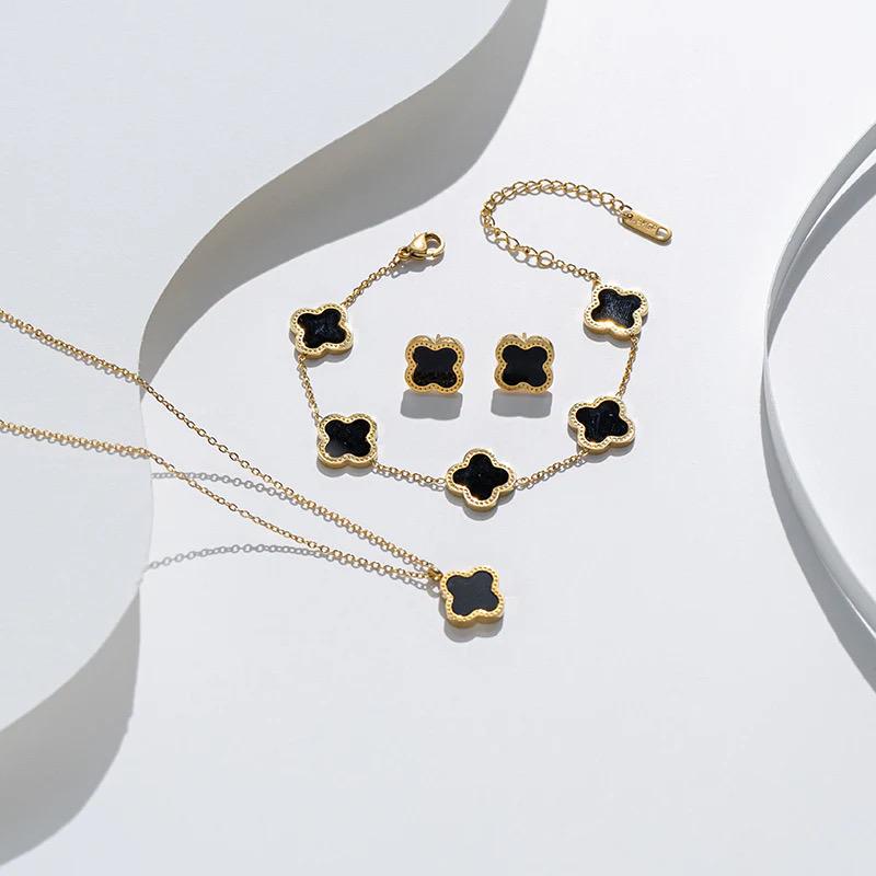 Elegantes Kleeblatt-Schmuckset – Halskette, Ohrringe & Armband aus Titanstahl – 18K vergoldet – Geschenk für Damen