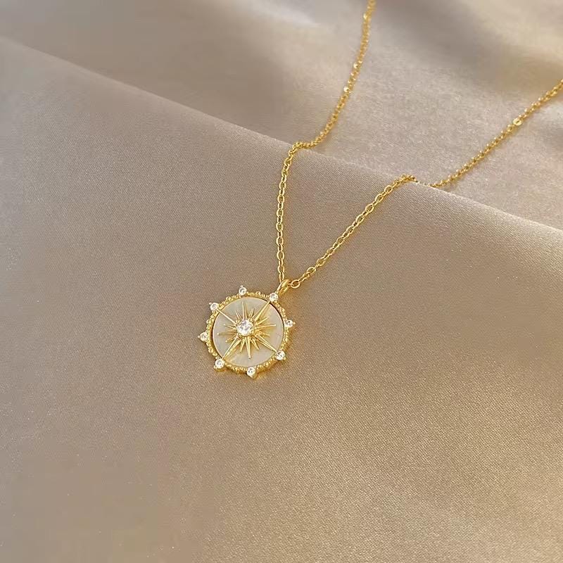 Geometrische Edelstahl Zirkon Halskette Shell Blume Anhänger Stil Schlüsselbein Kette Geschenk für Sie