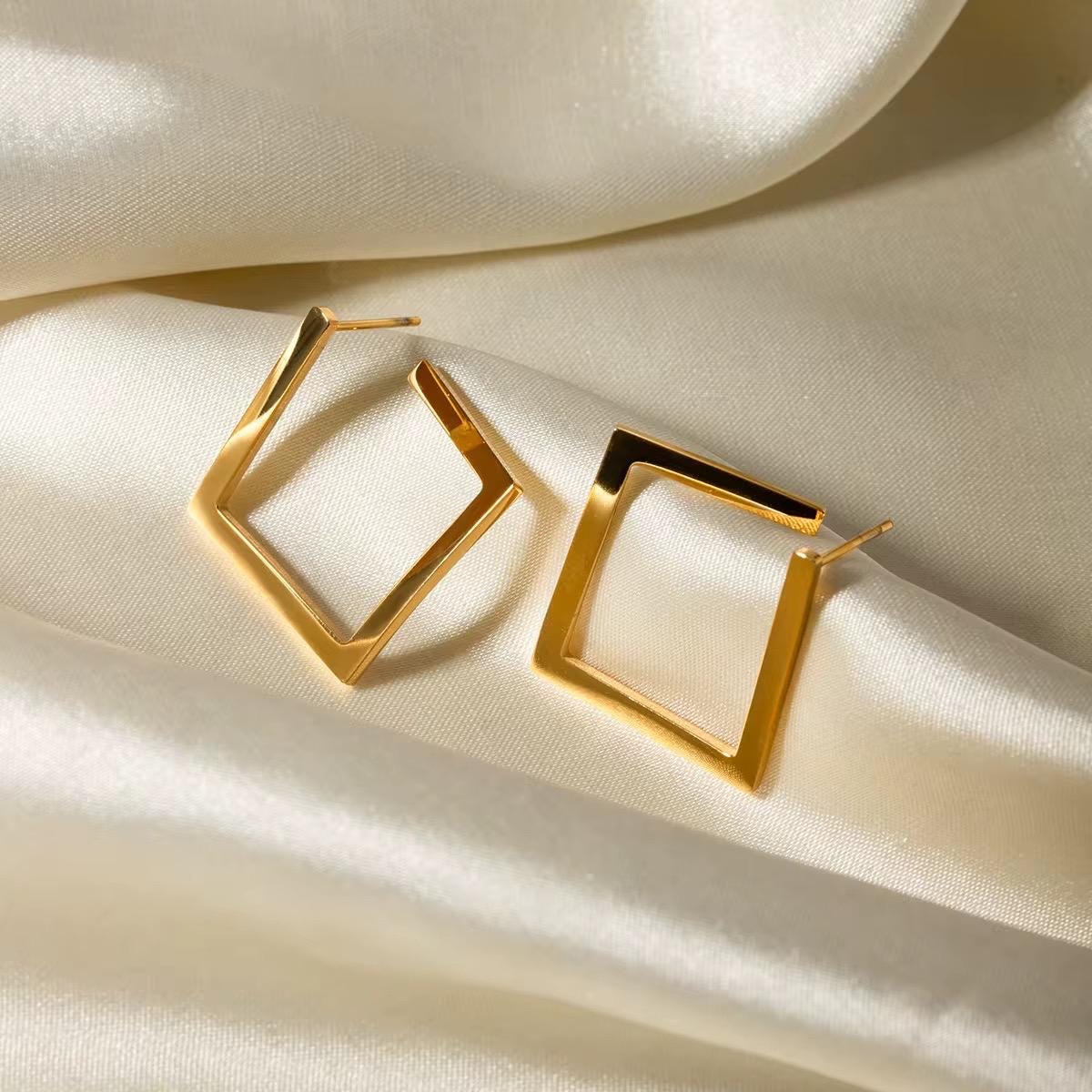 Elegante Ohrringe Vergoldete Geometrische Quadrat Ohrstecker - Elegantes Eisen Material Modisches Einfaches Design