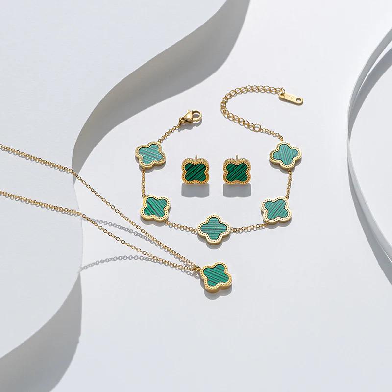 Elegantes Kleeblatt-Schmuckset – Halskette, Ohrringe & Armband aus Titanstahl – 18K vergoldet – Geschenk für Damen