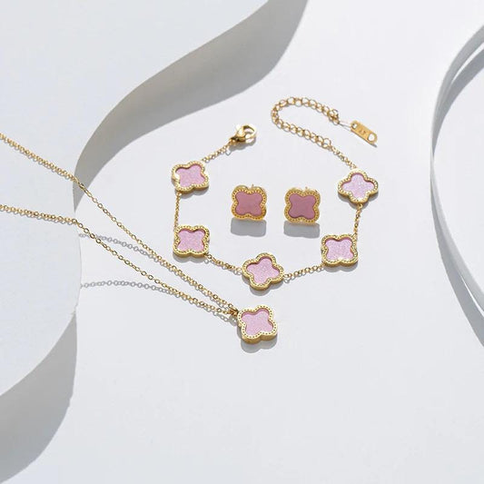 Elegantes Kleeblatt-Schmuckset – Halskette, Ohrringe & Armband aus Titanstahl – 18K vergoldet – Geschenk für Damen